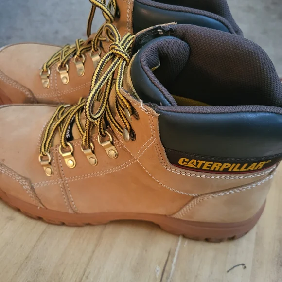 Caterpillar Tan Steel Toe Boots - Picture 6 of 8
